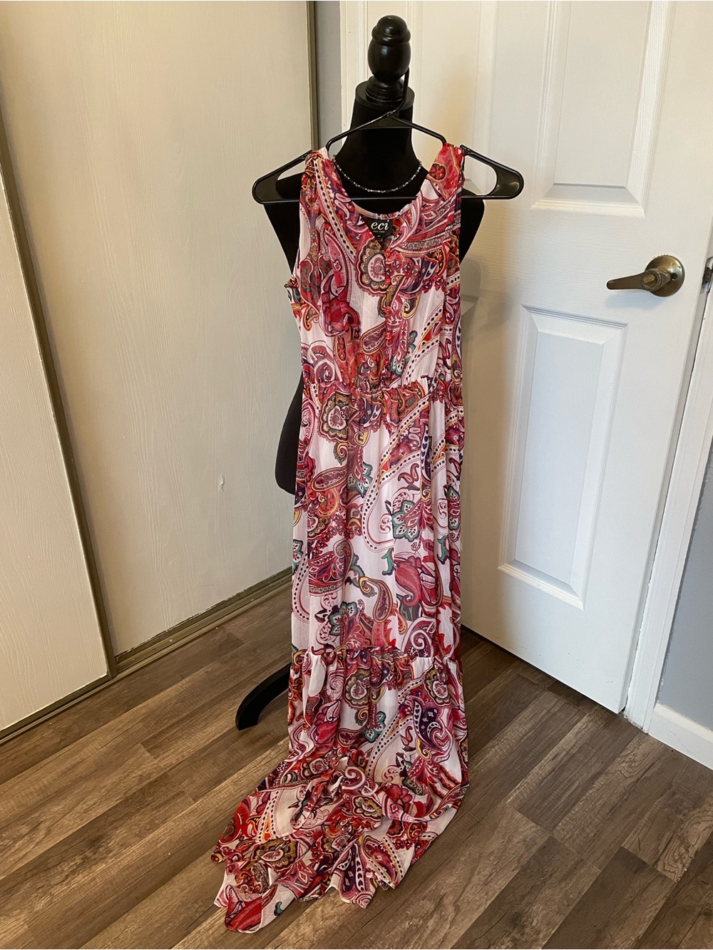 ECI Sleeveless Red and Pink Paisley Maxi Dress Size M